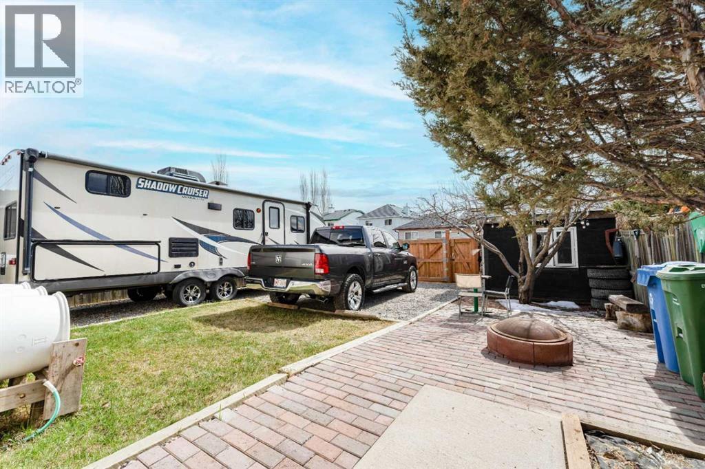 472 Country Hills Drive NW, Calgary, Alberta  T3K 4W7 - Photo 2 - A2302141