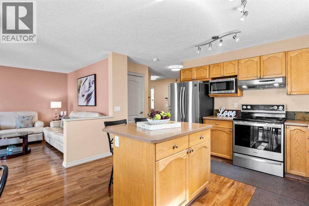 310 Somerset Drive Sw, Calgary, Alberta  T2Y 3M4 - Photo 6 - A2301601