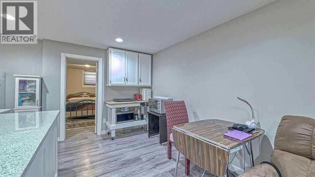 64 Midglen Drive Se, Calgary, Alberta  T2X 1G7 - Photo 26 - A2302754