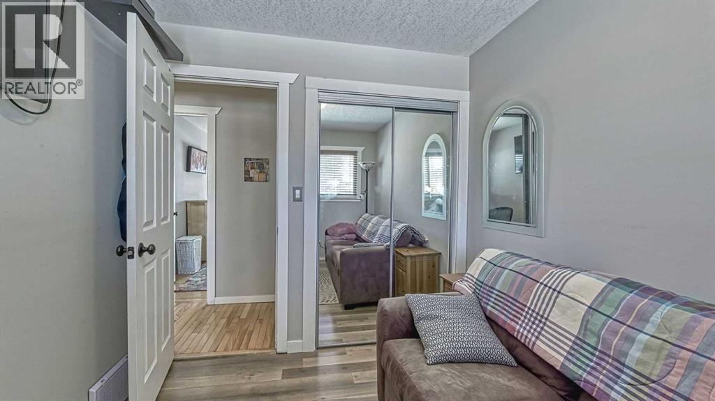 64 Midglen Drive Se, Calgary, Alberta  T2X 1G7 - Photo 18 - A2302754