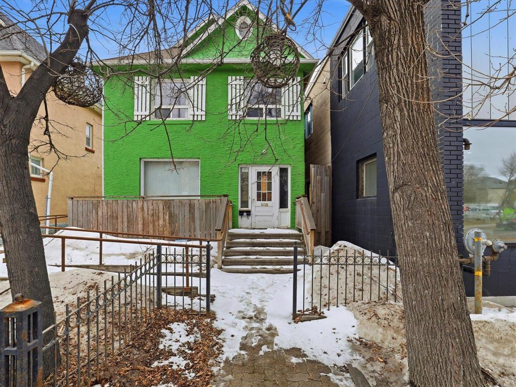608 Broadway Street, Winnipeg, Manitoba  R3C 0W8 - Photo 0 - 202604381