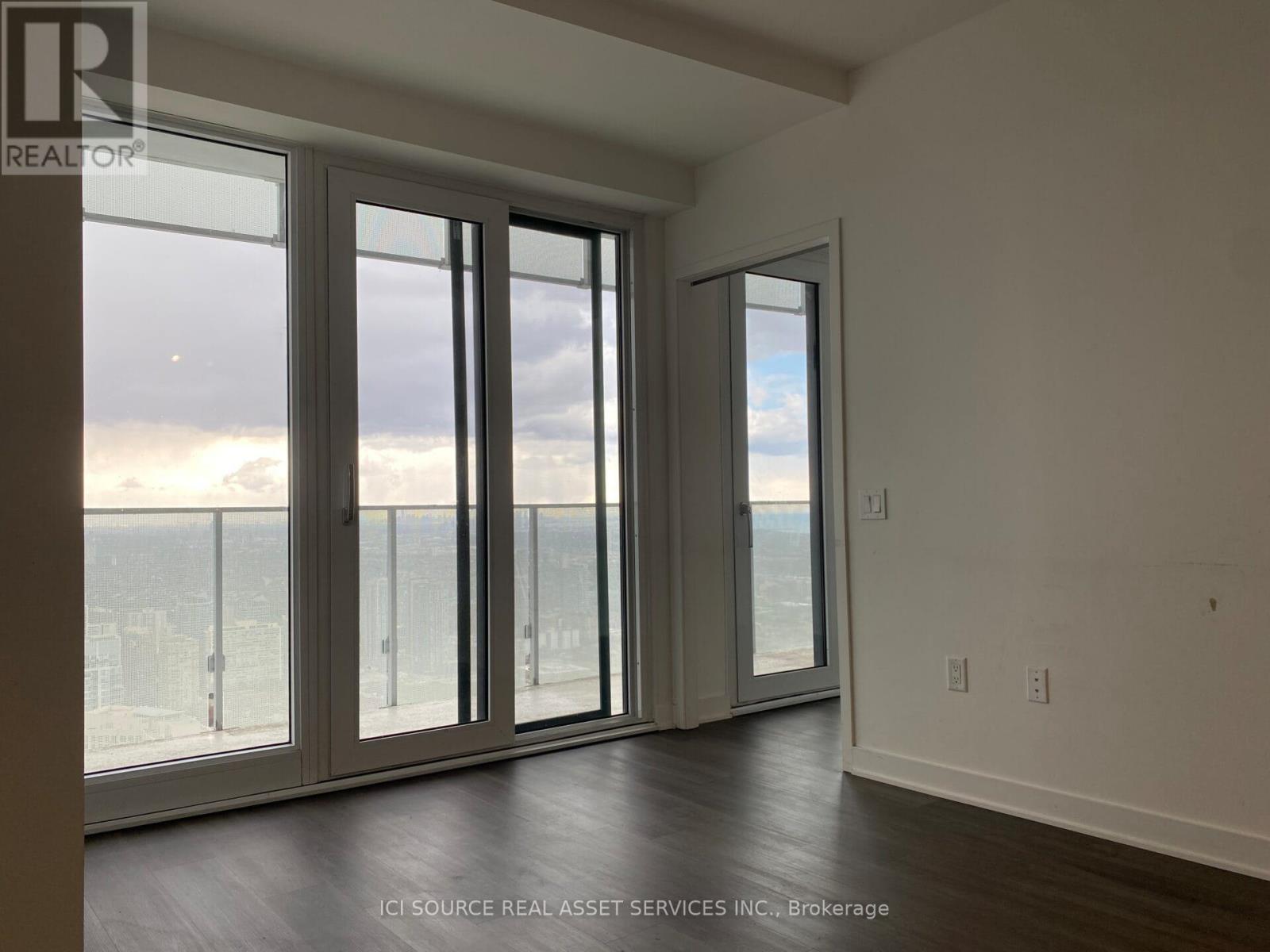 5501 - 3900 Confederation Parkway, Mississauga, Ontario  L5B 0M3 - Photo 11 - W12994400