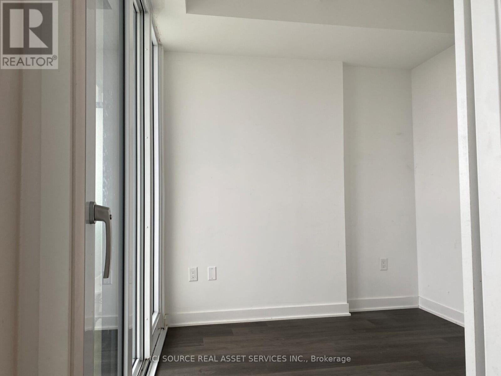 5501 - 3900 Confederation Parkway, Mississauga, Ontario  L5B 0M3 - Photo 10 - W12994400