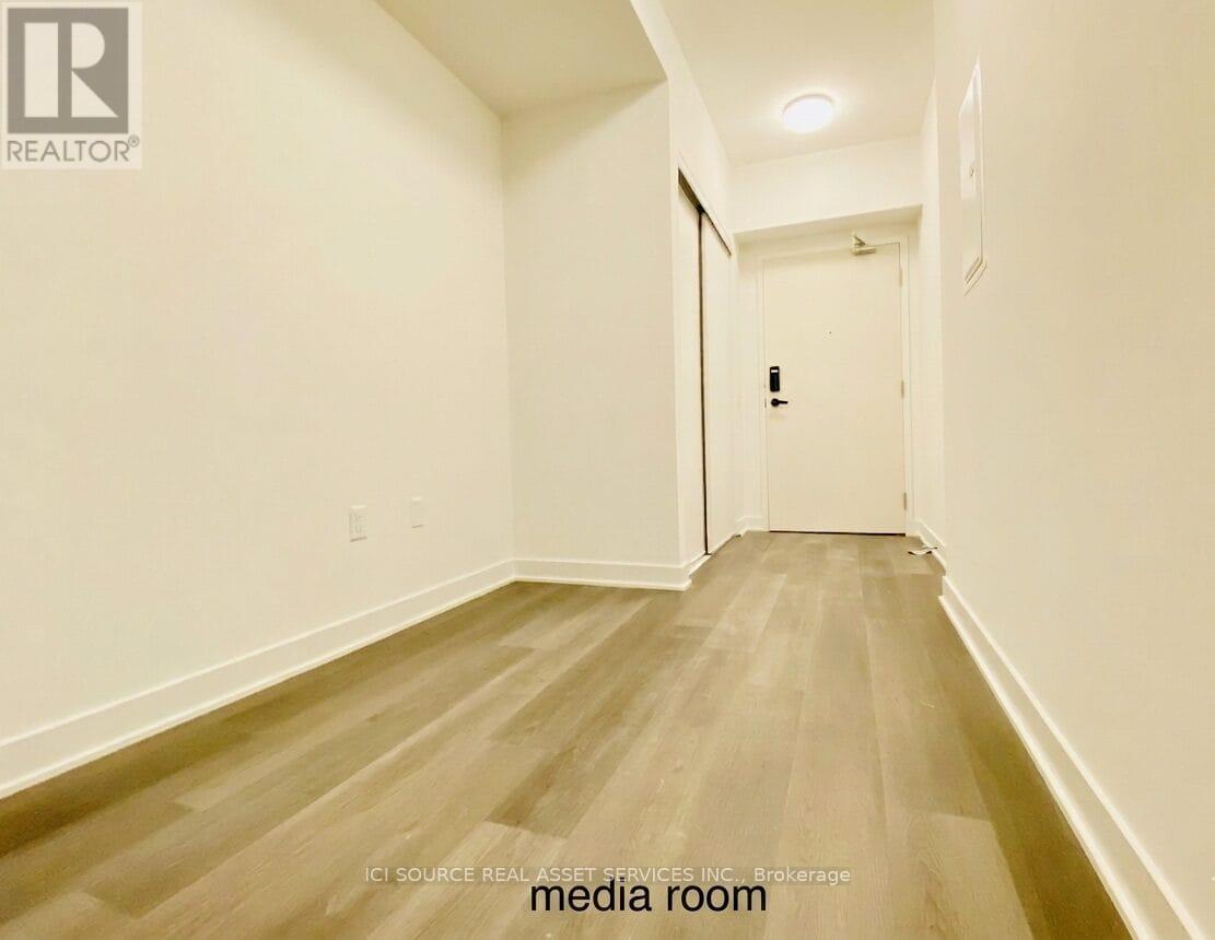 5501 - 3900 Confederation Parkway, Mississauga, Ontario  L5B 0M3 - Photo 3 - W12994400