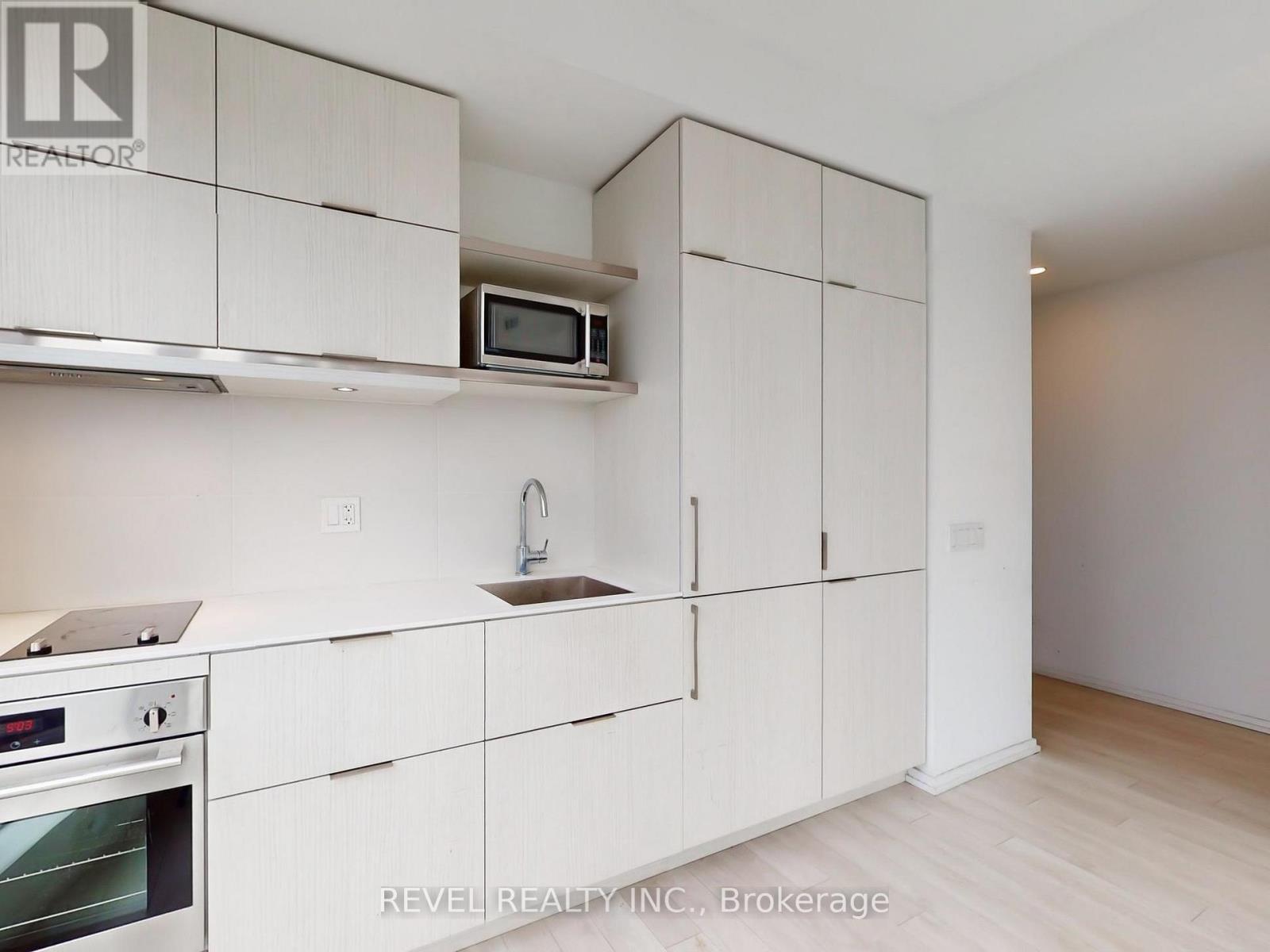 2412 - 197 Yonge Street, Toronto (Church-Yonge Corridor), Ontario  M5B 1M4 - Photo 13 - C13017782