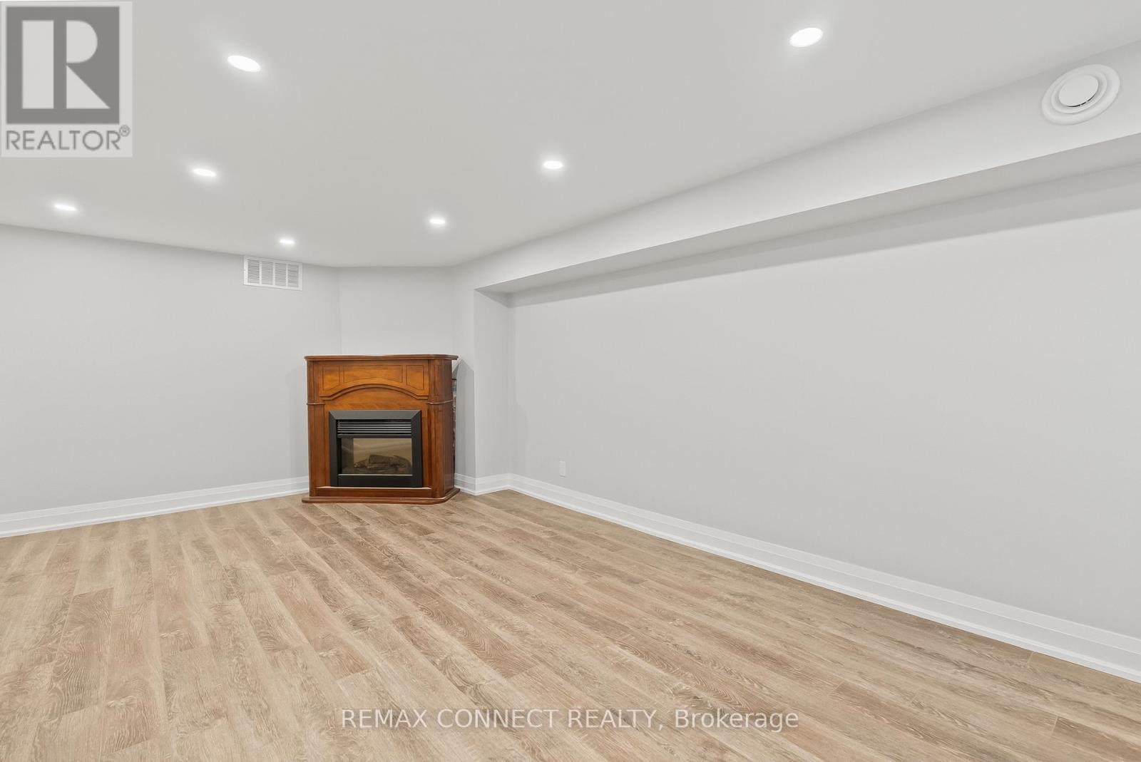 124 Burcher Road, Ajax, Ontario  L1S 2R4 - Photo 2 - E13017790