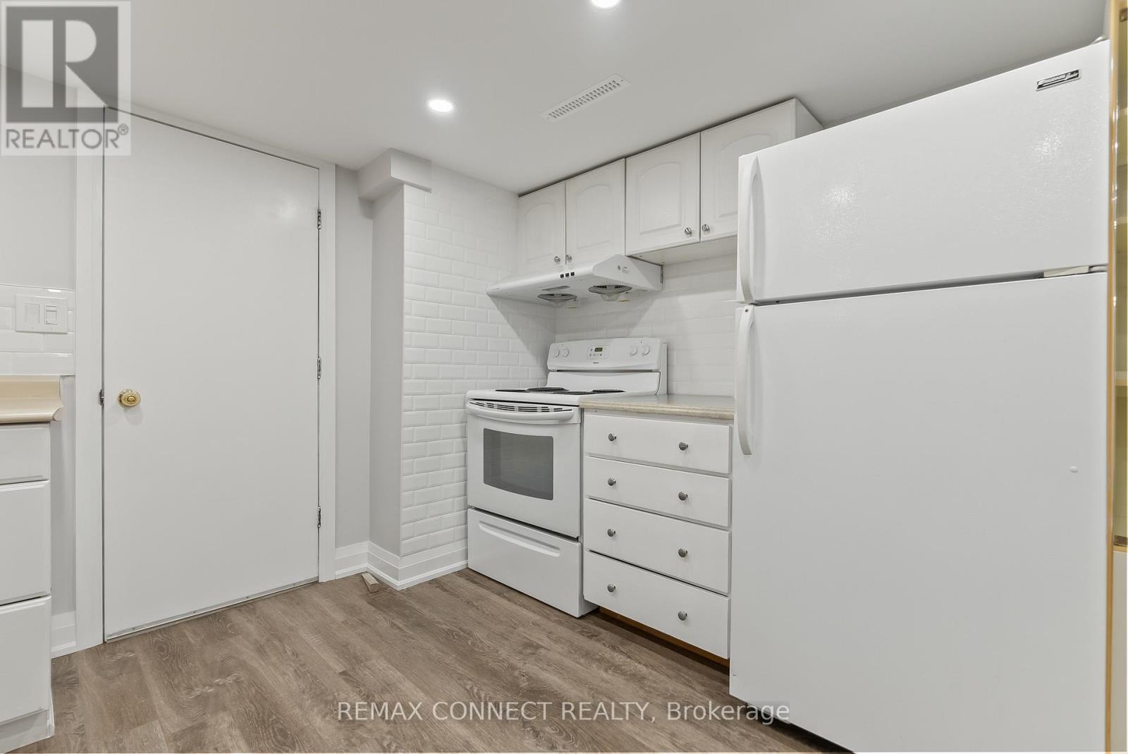 124 Burcher Road, Ajax, Ontario  L1S 2R4 - Photo 5 - E13017790