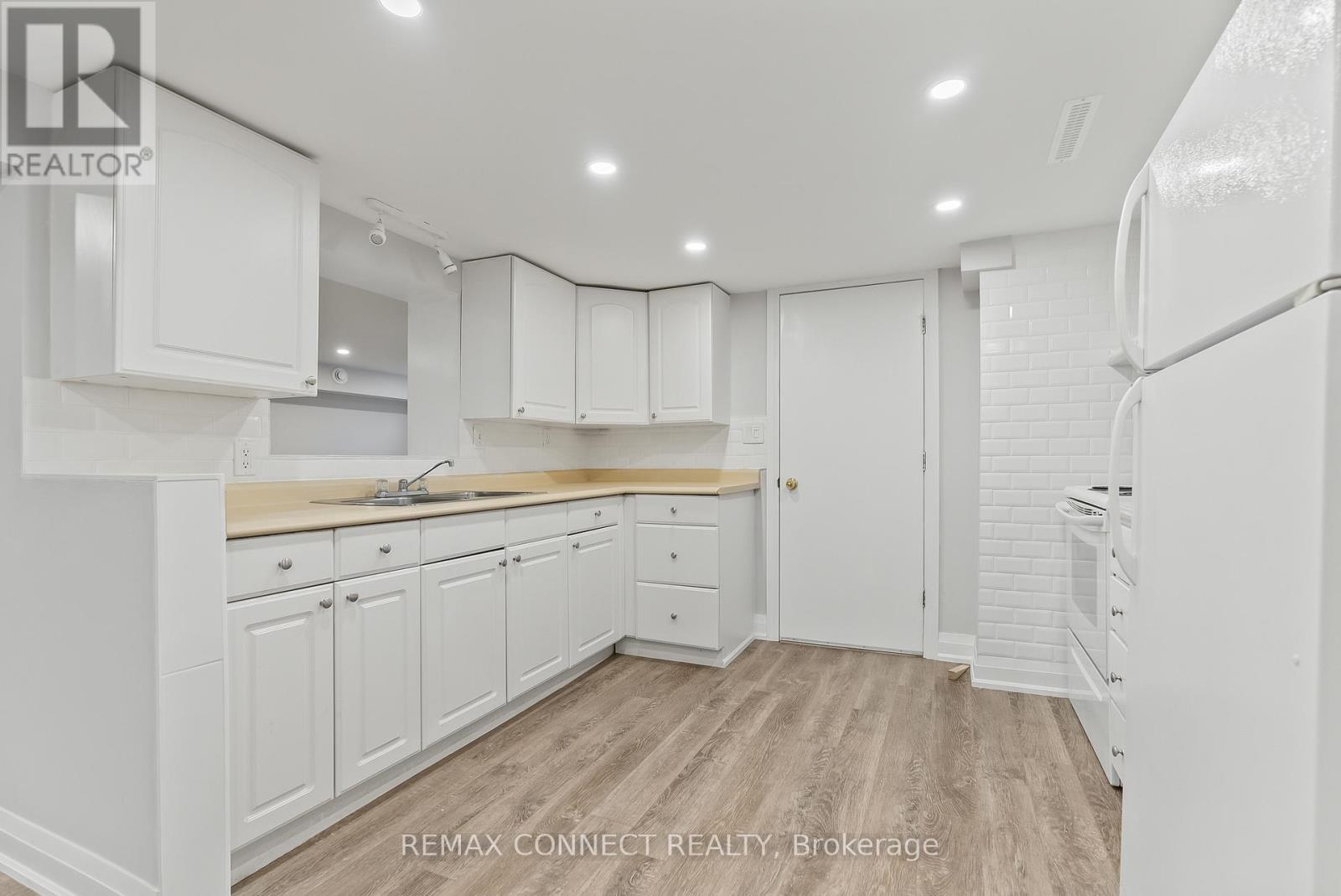 124 Burcher Road, Ajax, Ontario  L1S 2R4 - Photo 6 - E13017790