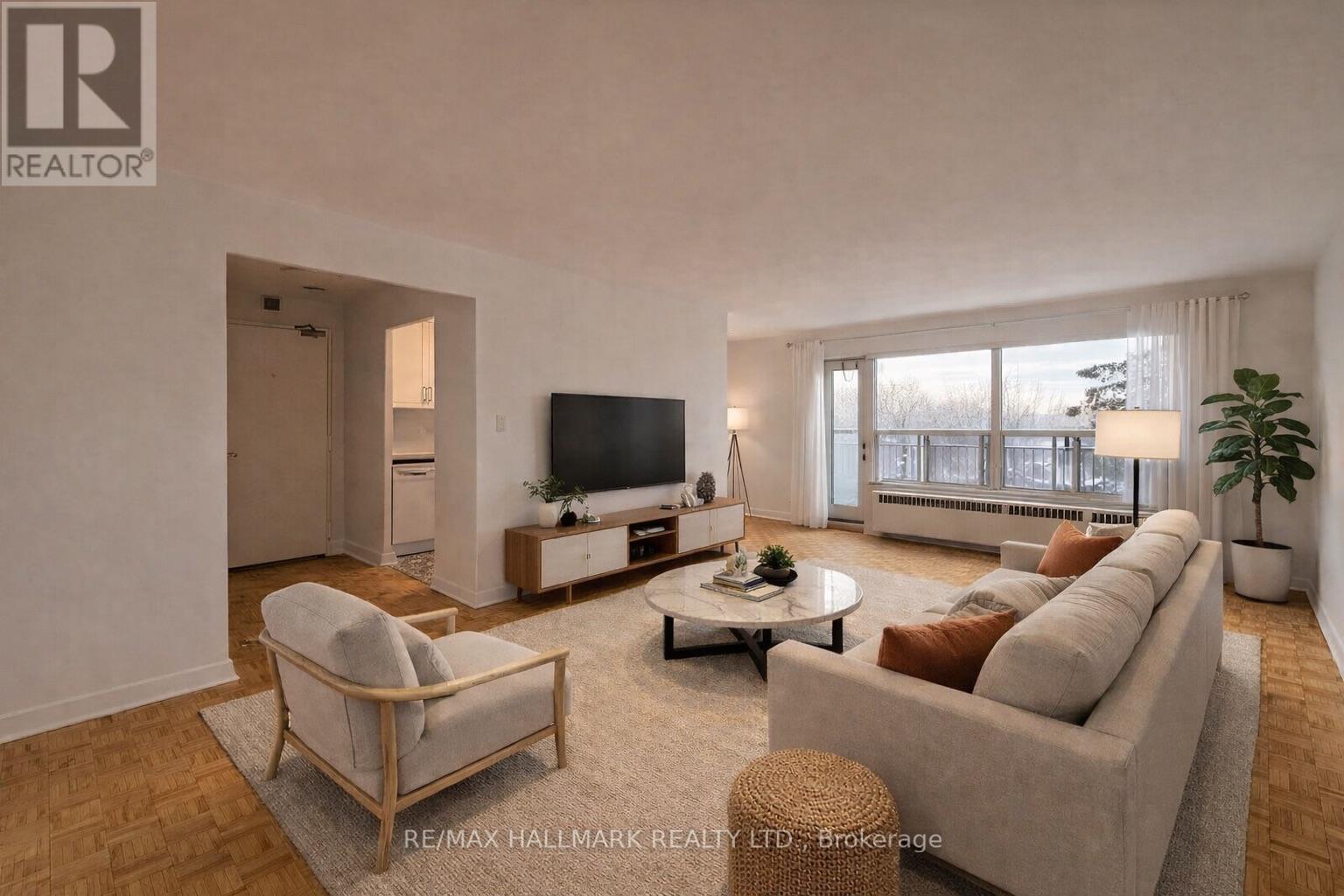 405 - 28 UPPER CANADA DRIVE, Toronto, Ontario