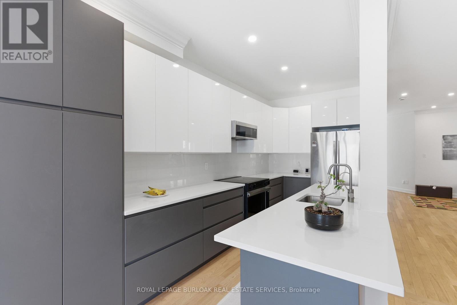 2289 Owlridge Drive, Oakville, Ontario  L6M 3S9 - Photo 13 - W12855158