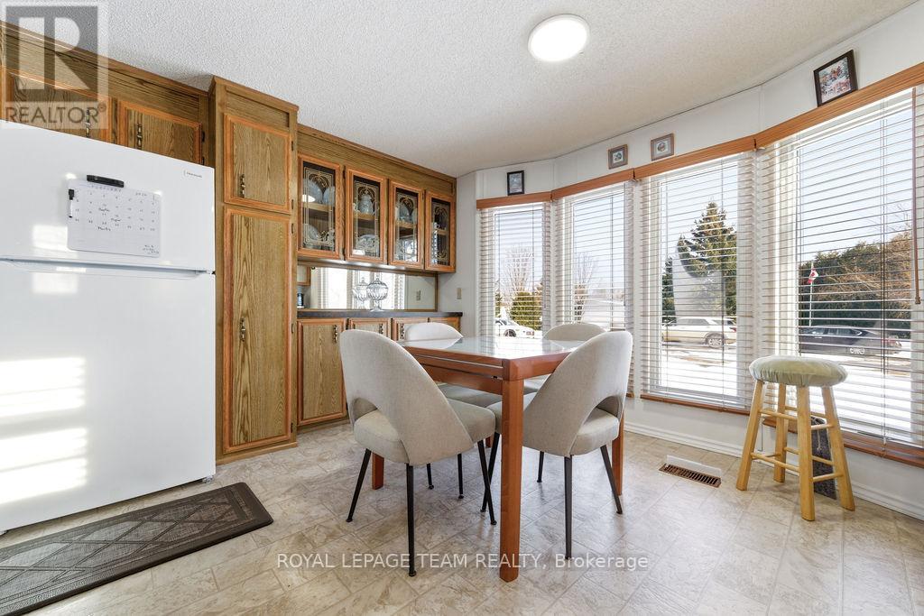 46 Sunset Lane, Horton, Ontario  K7V 0A5 - Photo 10 - X12810294