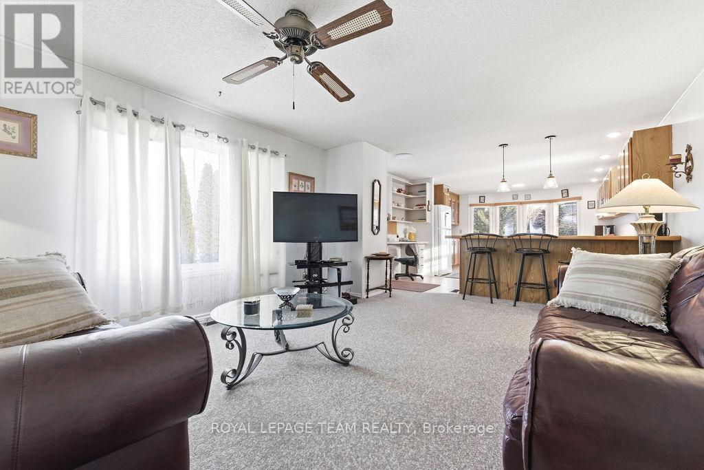 46 Sunset Lane, Horton, Ontario  K7V 0A5 - Photo 15 - X12810294