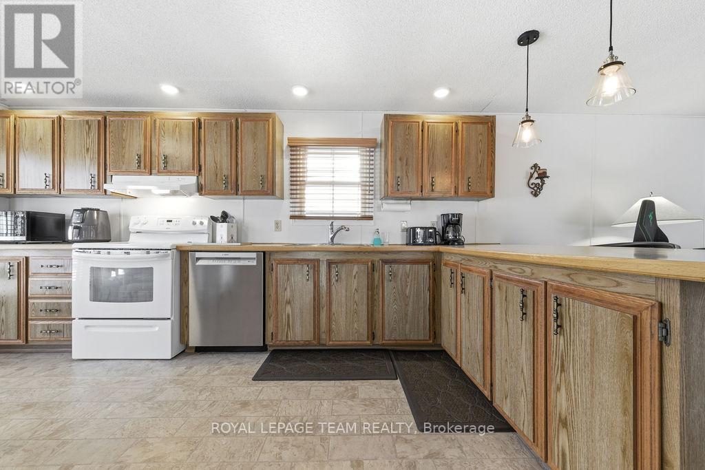 46 Sunset Lane, Horton, Ontario  K7V 0A5 - Photo 11 - X12810294