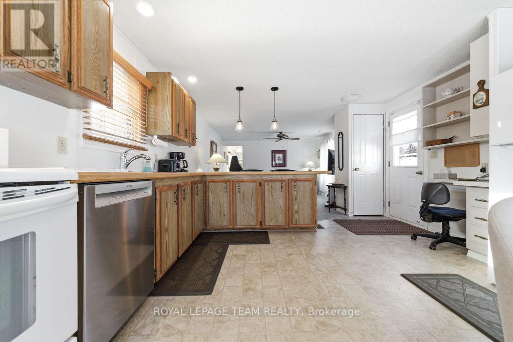 46 Sunset Lane, Horton, Ontario  K7V 0A5 - Photo 7 - X12810294