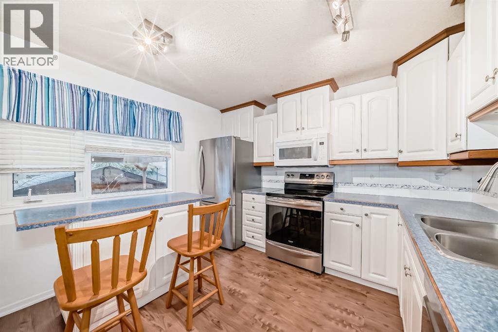 255 Falshire Way Ne, Calgary, Alberta  T3J 2B3 - Photo 5 - A2302353