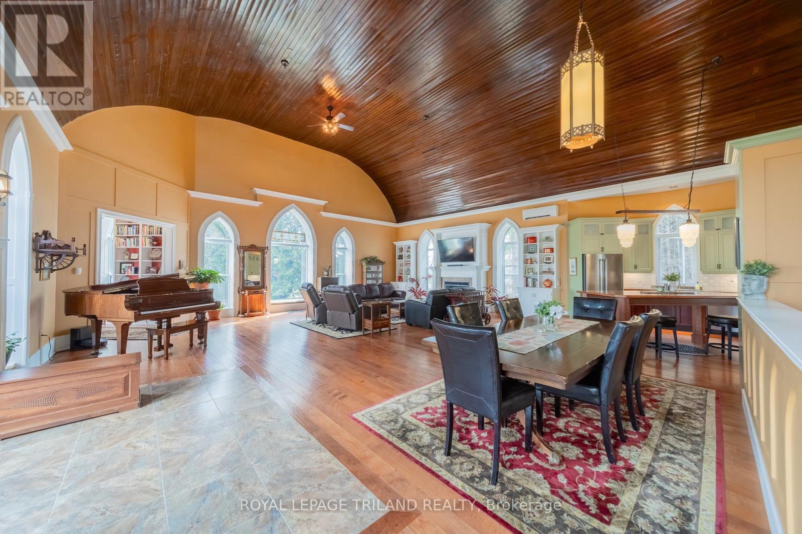 32135 Sylvan Road, North Middlesex, Ontario  N0M 2K0 - Photo 8 - X13017820