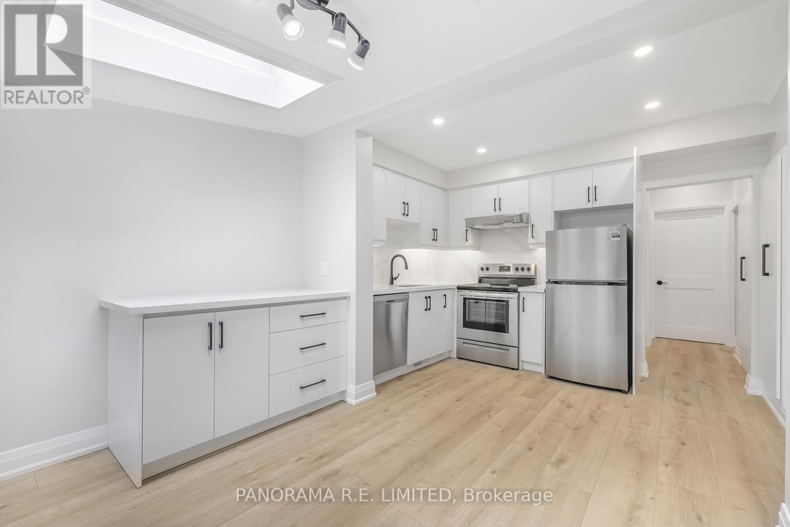 140 Wolfrey Avenue, Toronto, Ontario  M4K 1L3 - Photo 6 - E12996886