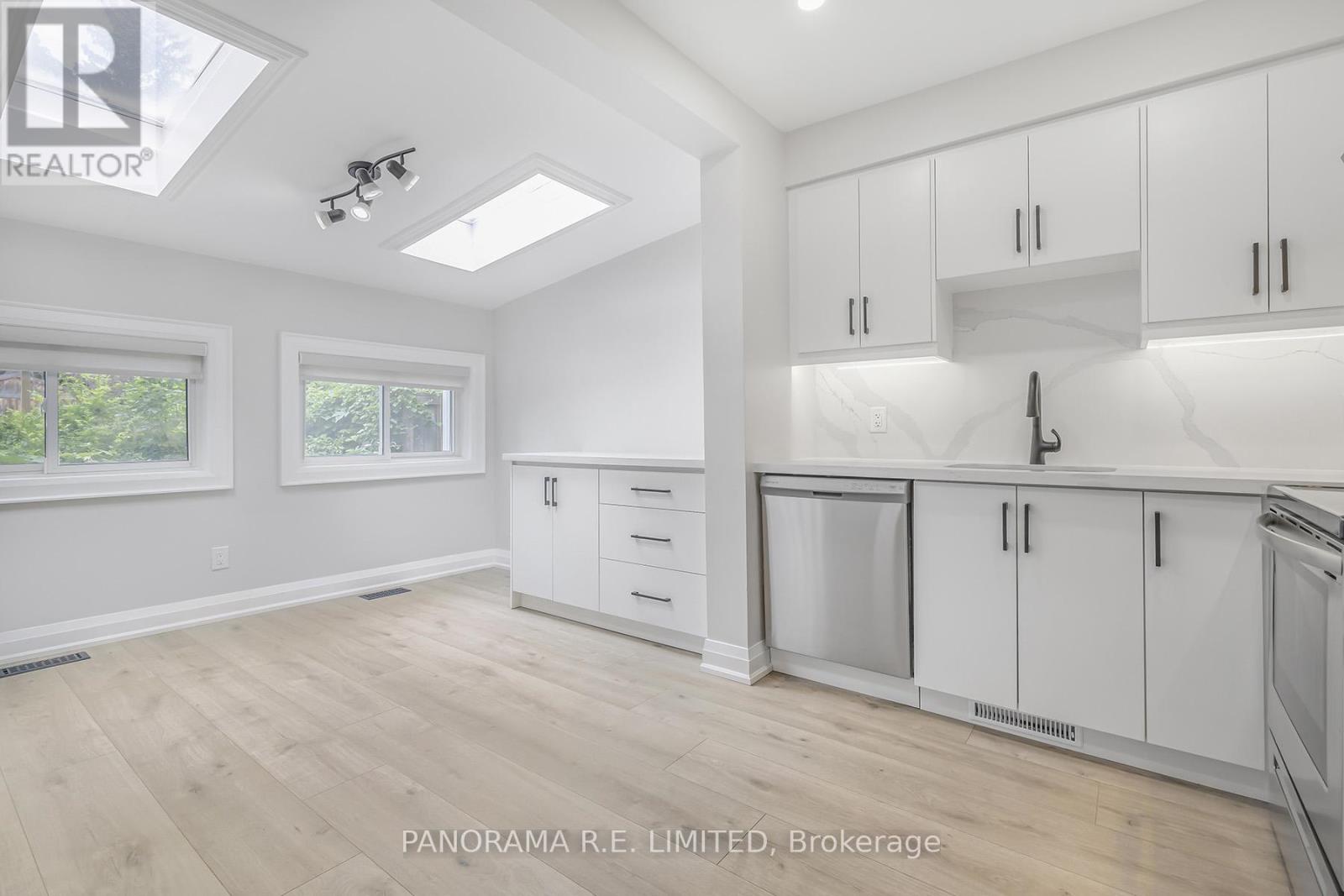 140 Wolfrey Avenue, Toronto, Ontario  M4K 1L3 - Photo 10 - E12996886