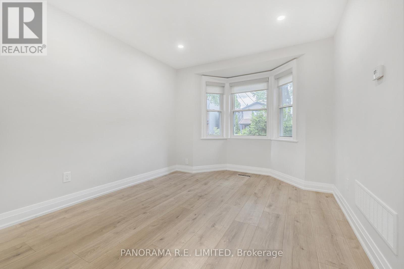 140 Wolfrey Avenue, Toronto, Ontario  M4K 1L3 - Photo 3 - E12996886