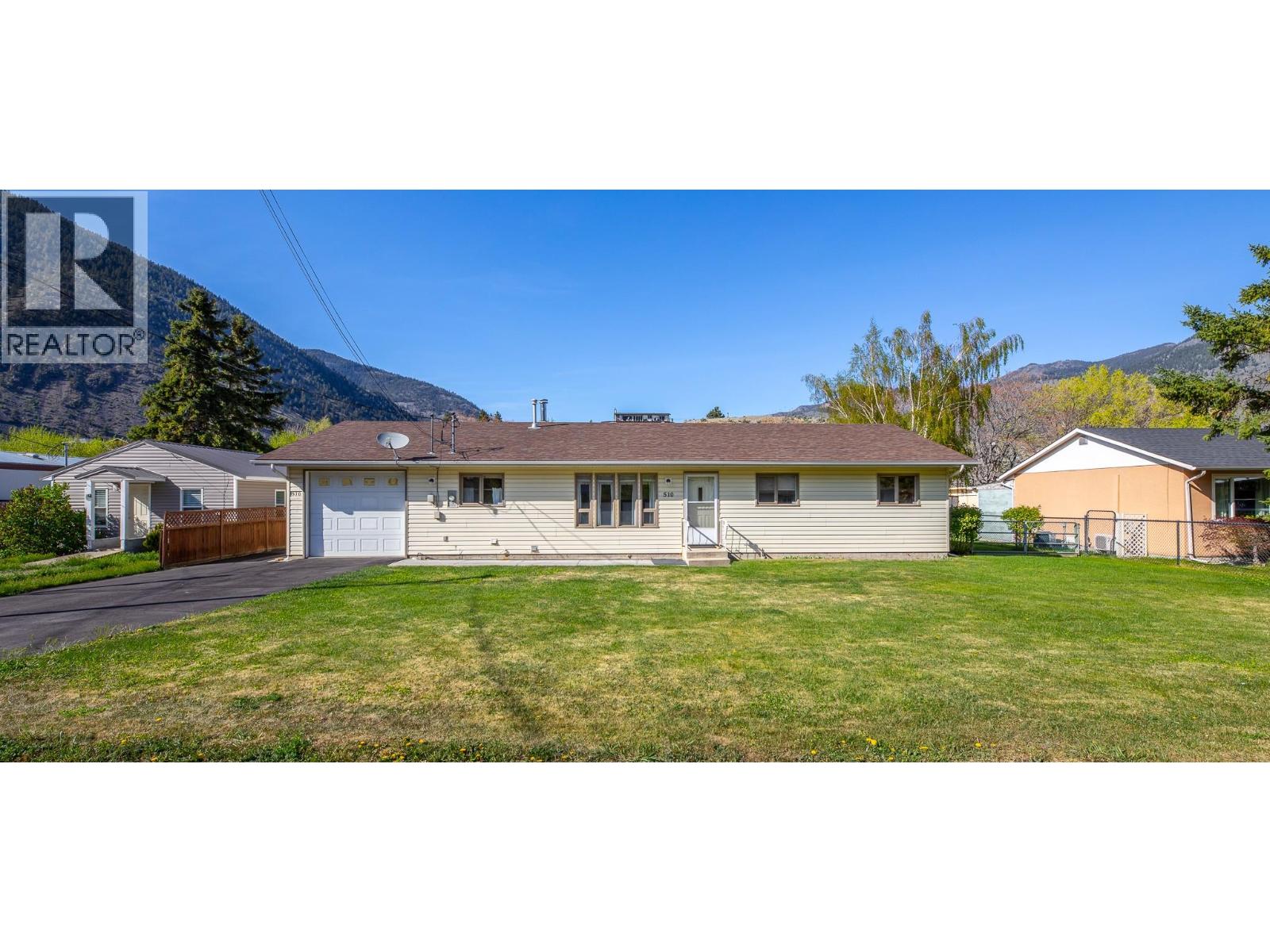 510 6th Avenue, Keremeos, British Columbia