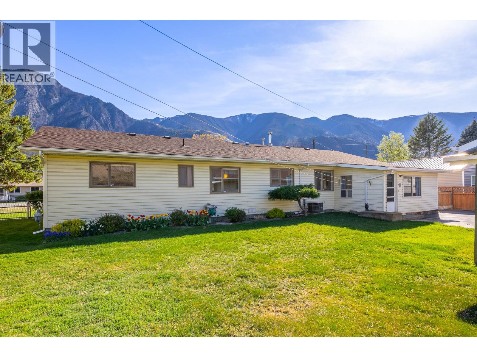 510 6th Avenue, Keremeos, British Columbia  V0X 1N3 - Photo 42 - 10382969