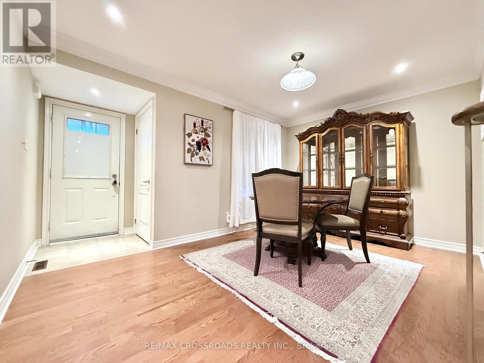 158 Gail Parks Crescent, Newmarket, Ontario  L3X 3C1 - Photo 2 - N13017798