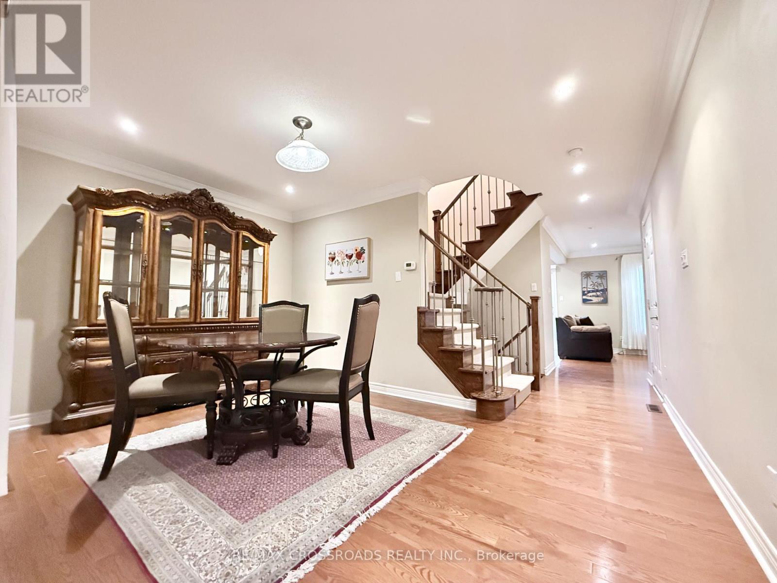 158 Gail Parks Crescent, Newmarket, Ontario  L3X 3C1 - Photo 3 - N13017798