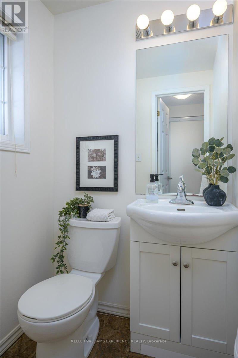 70 Weymouth Road, Barrie, Ontario  L4M 6R7 - Photo 15 - S12850118