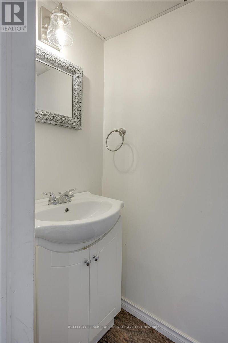 70 Weymouth Road, Barrie, Ontario  L4M 6R7 - Photo 34 - S12850118