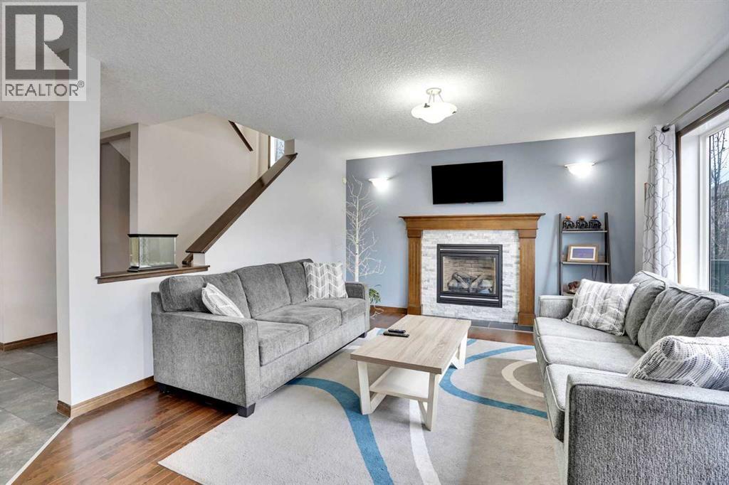 300 Coopers Hill Sw, Airdrie, Alberta  T4B 0S1 - Photo 10 - A2295022