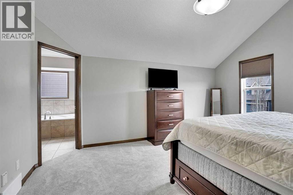 300 Coopers Hill Sw, Airdrie, Alberta  T4B 0S1 - Photo 18 - A2295022