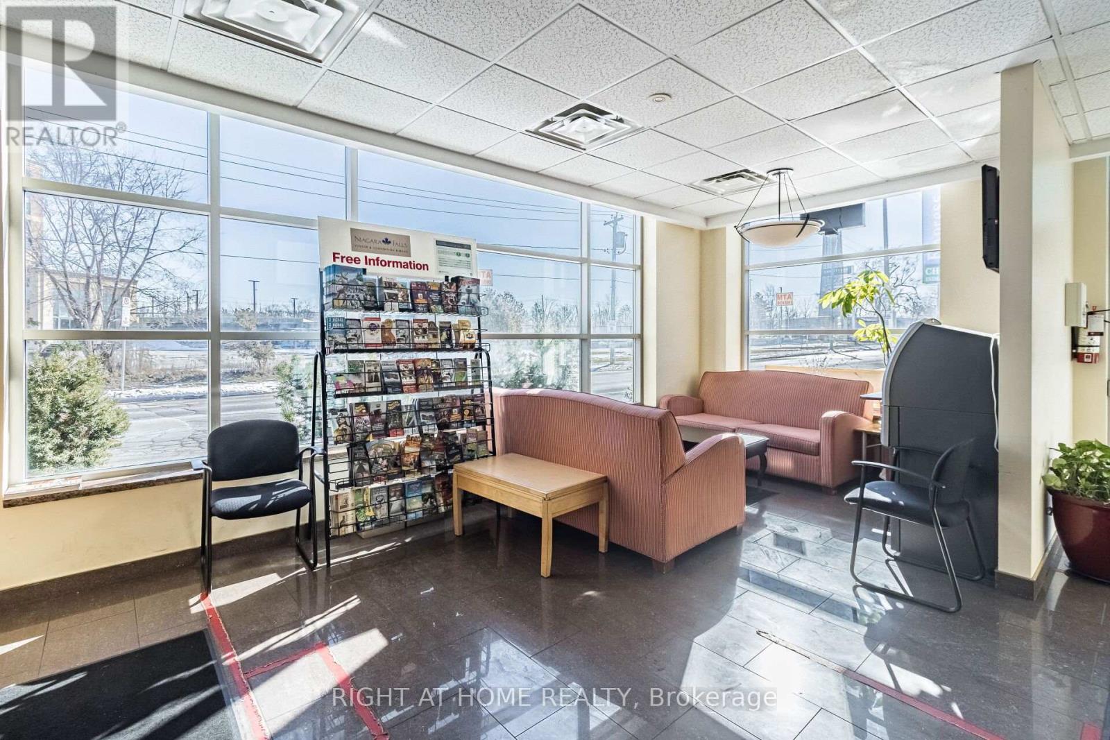 5951 Clark Avenue, Niagara Falls, Ontario  L2G 3W3 - Photo 14 - X13002960