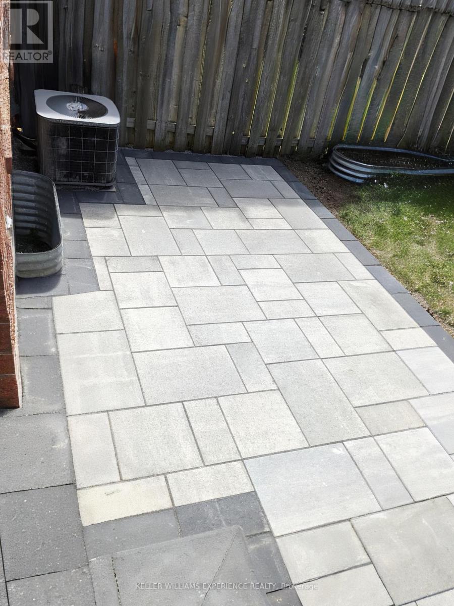 70 Weymouth Road, Barrie, Ontario  L4M 6R7 - Photo 7 - S12850118