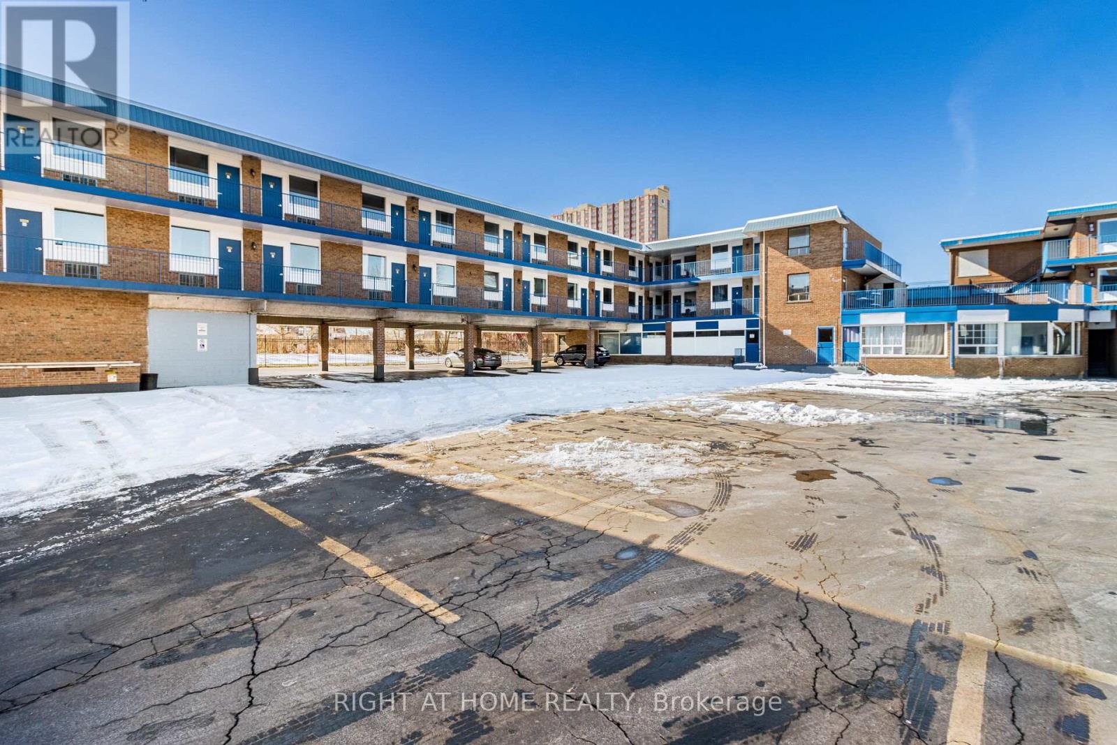 5951 Clark Avenue, Niagara Falls, Ontario  L2G 3W3 - Photo 5 - X13002960