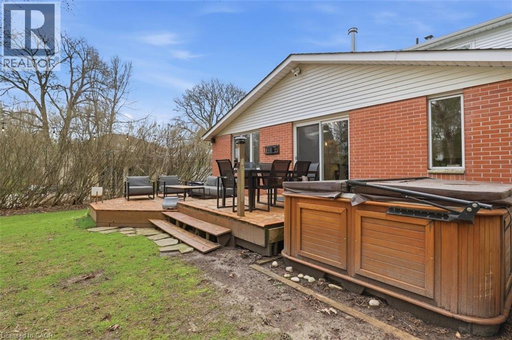 115 Roslin Avenue S, Waterloo, Ontario  N2L 2H3 - Photo 29 - 40800754