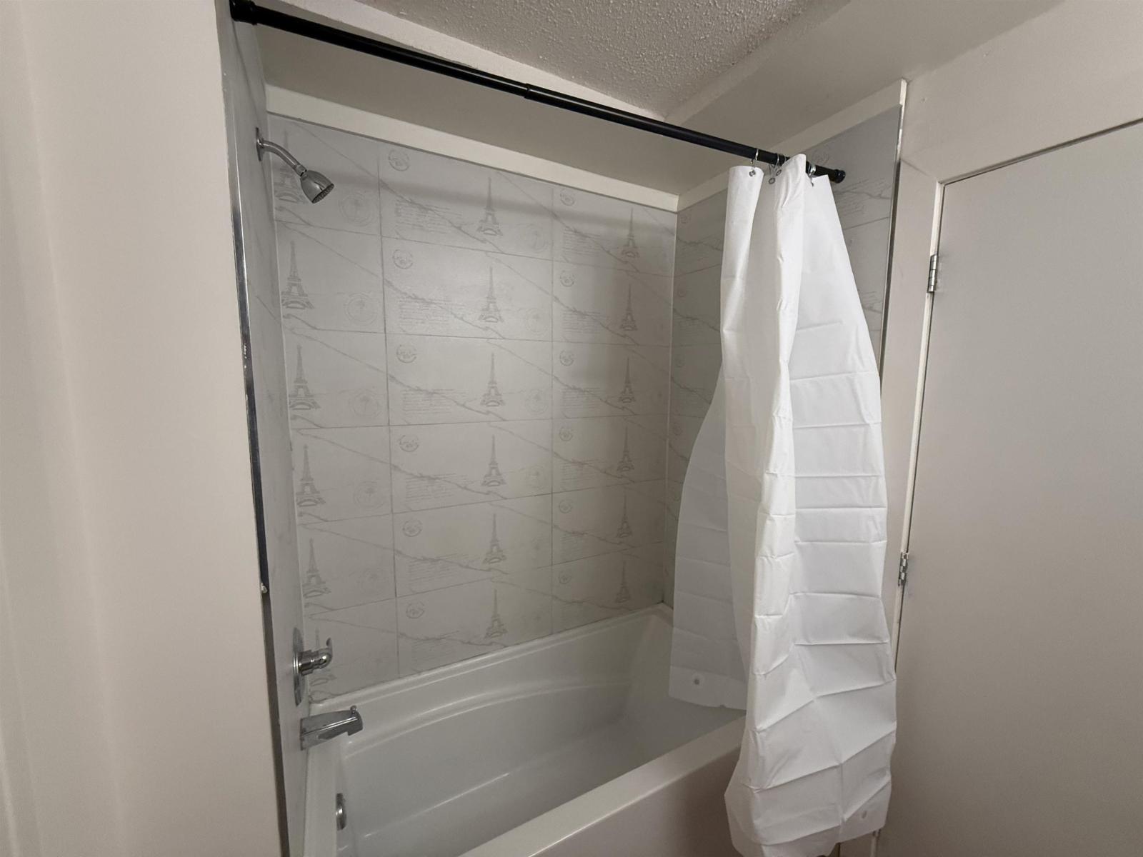 14932 90a Avenue, Surrey, British Columbia  V3R 1B3 - Photo 7 - R3113152