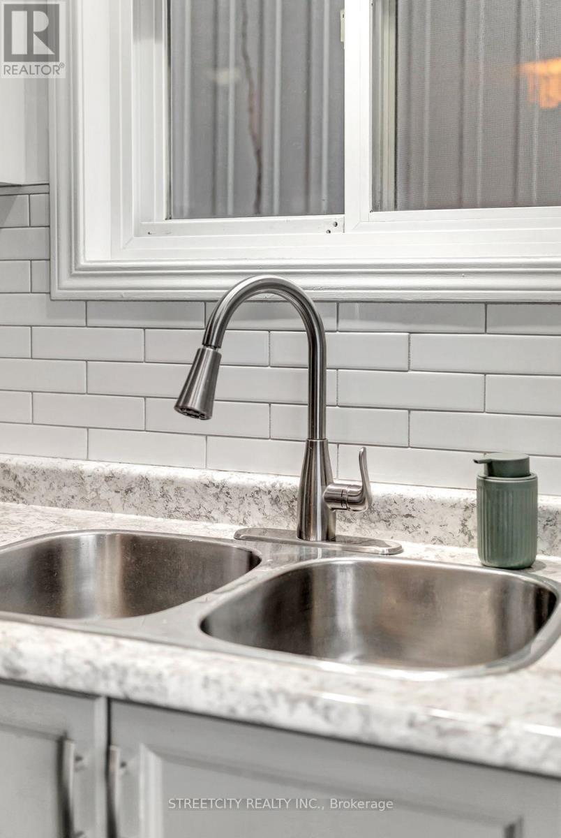 8 Shipley Avenue, Clarington, Ontario  L1B 1M6 - Photo 17 - E13017832