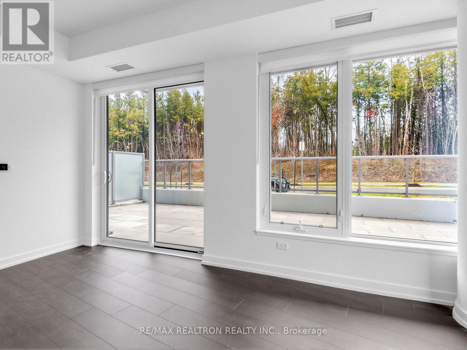 101 - 333 Sunseeker Avenue, Innisfil, Ontario  L9S 0R6 - Photo 4 - N12641842