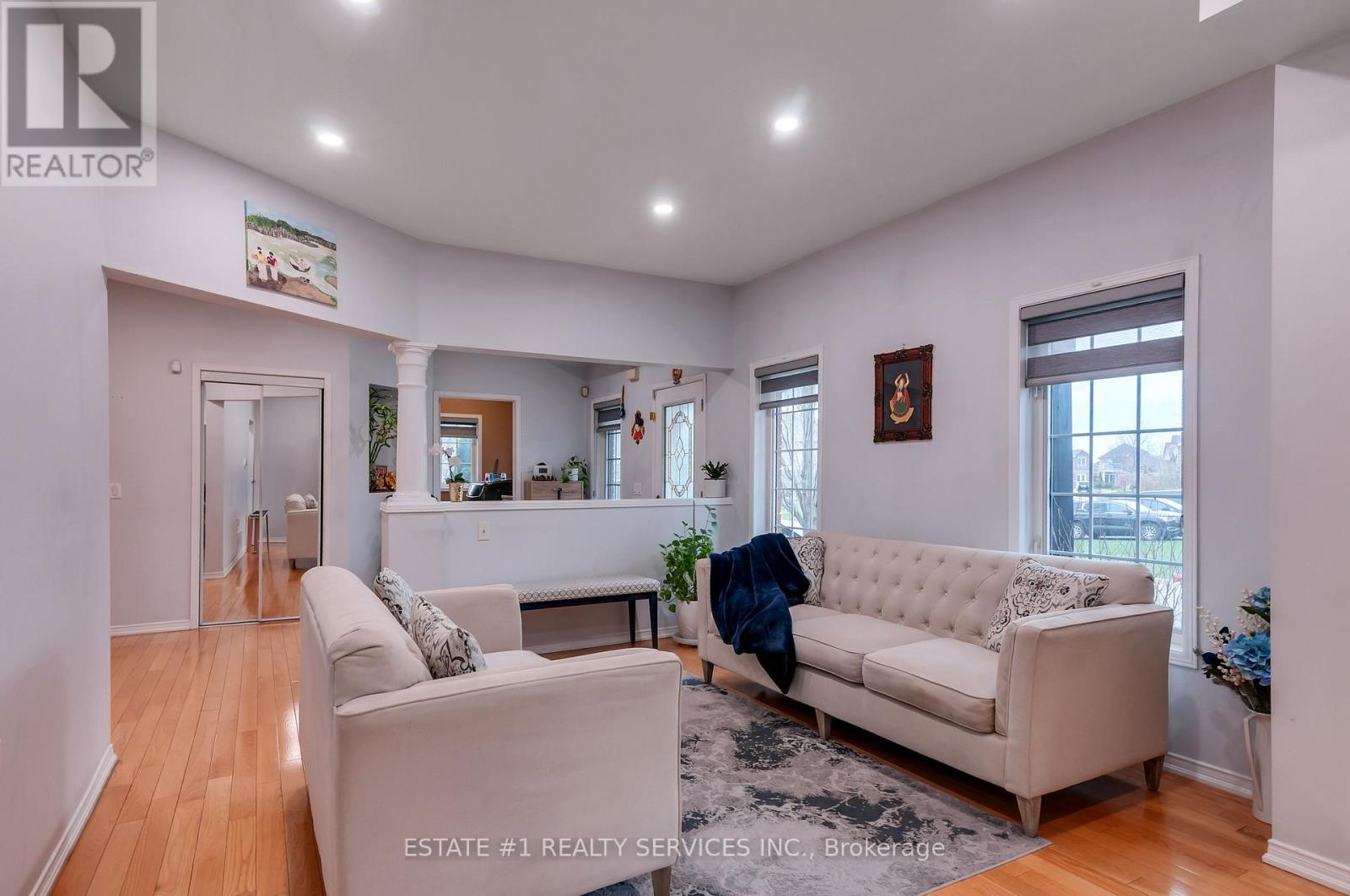 7448 Village Walk, Mississauga, Ontario  L5W 2V7 - Photo 15 - W12999574