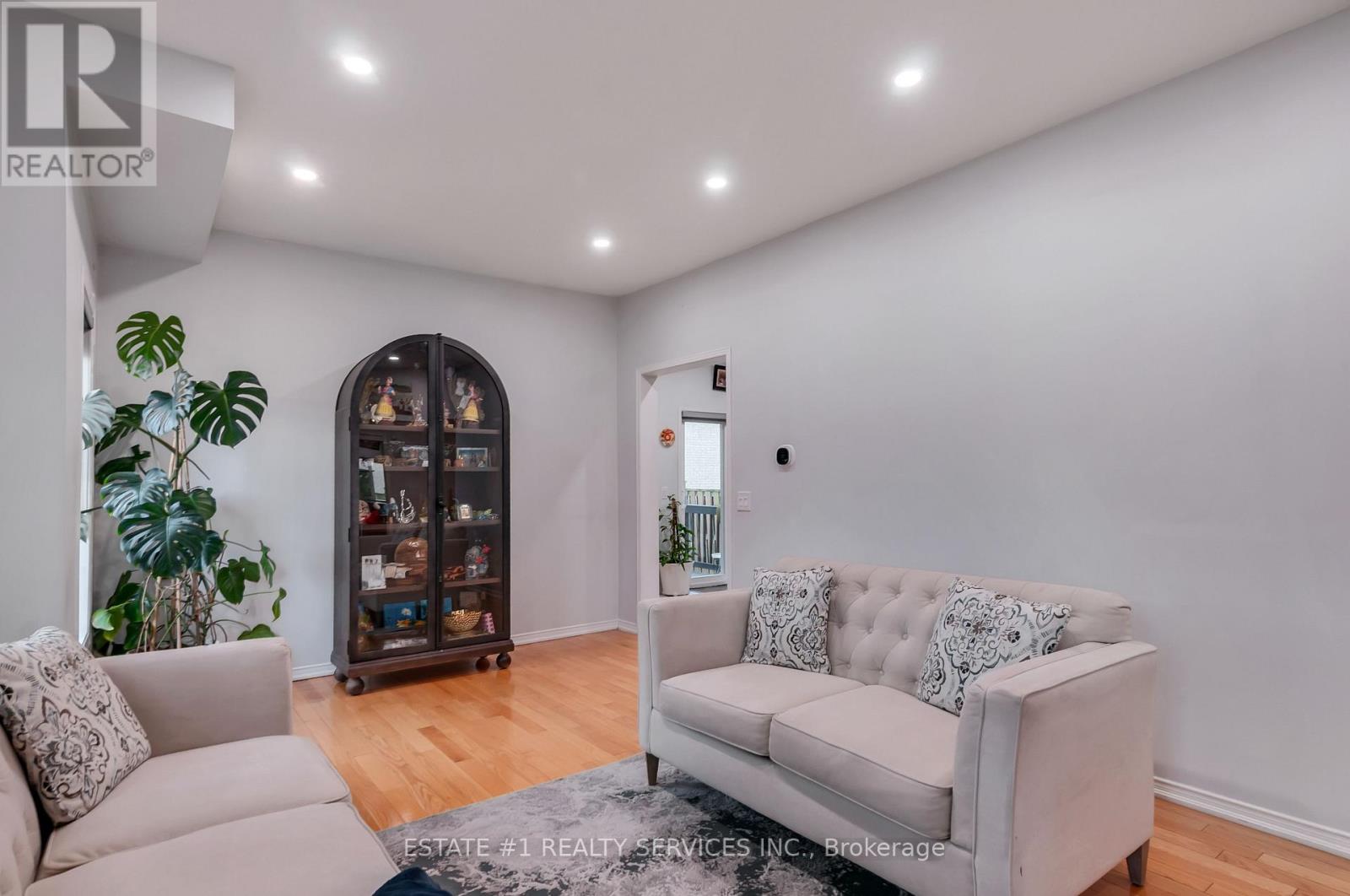 7448 Village Walk, Mississauga, Ontario  L5W 2V7 - Photo 13 - W12999574