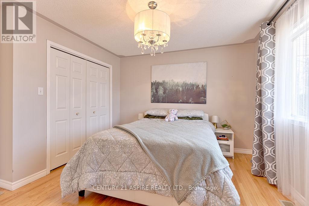 32 Bayshore Drive, Petawawa, Ontario  K8H 3R7 - Photo 22 - X12978944