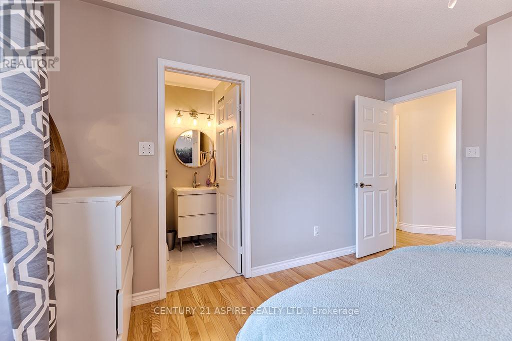 32 Bayshore Drive, Petawawa, Ontario  K8H 3R7 - Photo 23 - X12978944