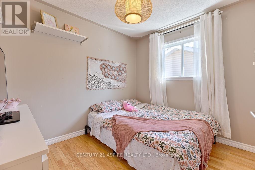 32 Bayshore Drive, Petawawa, Ontario  K8H 3R7 - Photo 25 - X12978944