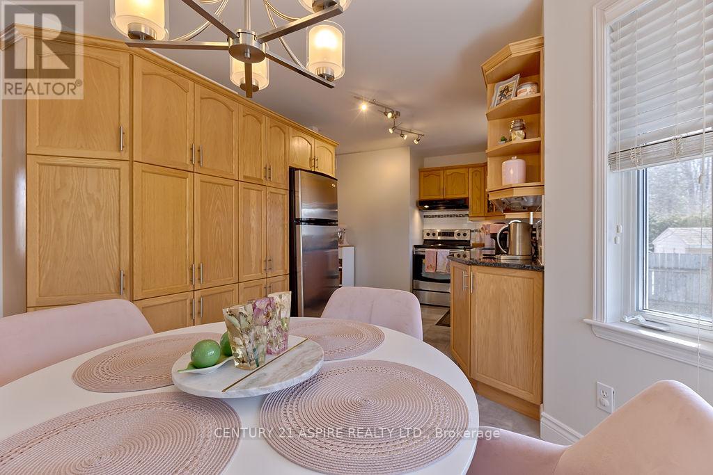 32 Bayshore Drive, Petawawa, Ontario  K8H 3R7 - Photo 11 - X12978944