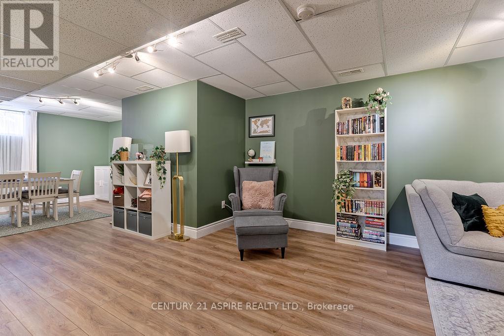 32 Bayshore Drive, Petawawa, Ontario  K8H 3R7 - Photo 31 - X12978944