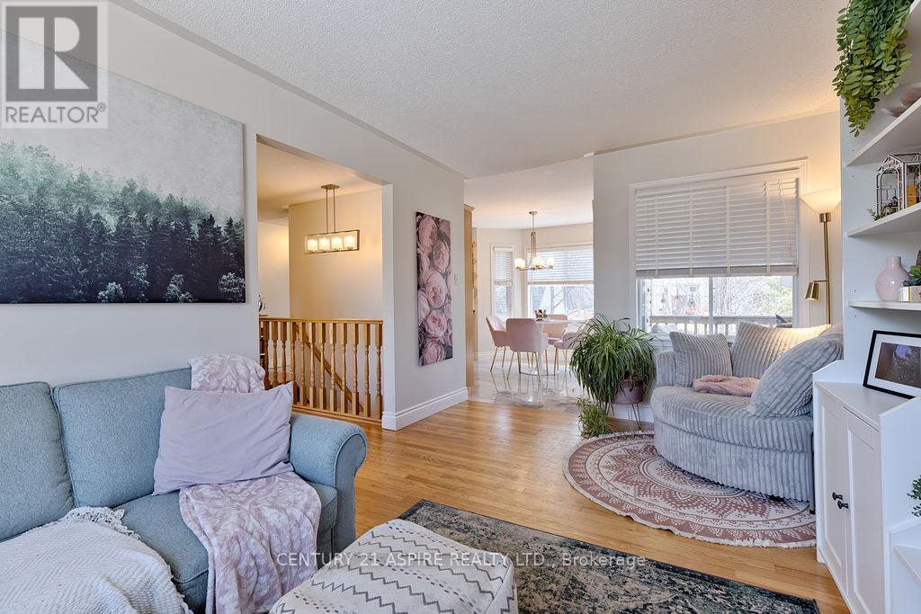 32 Bayshore Drive, Petawawa, Ontario  K8H 3R7 - Photo 7 - X12978944