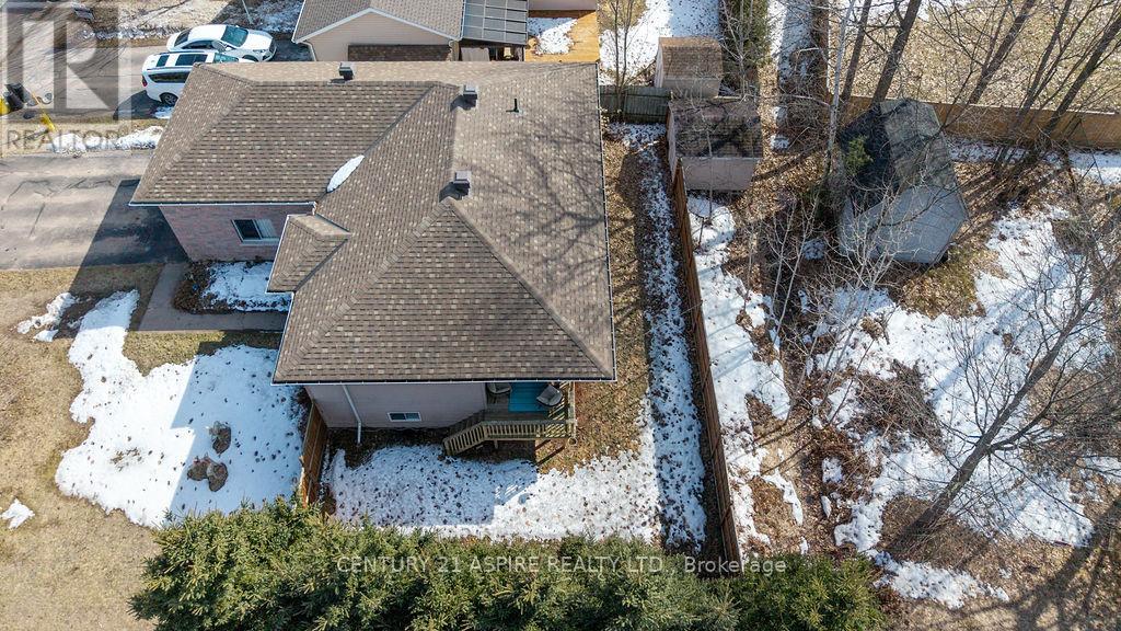 32 Bayshore Drive, Petawawa, Ontario  K8H 3R7 - Photo 42 - X12978944