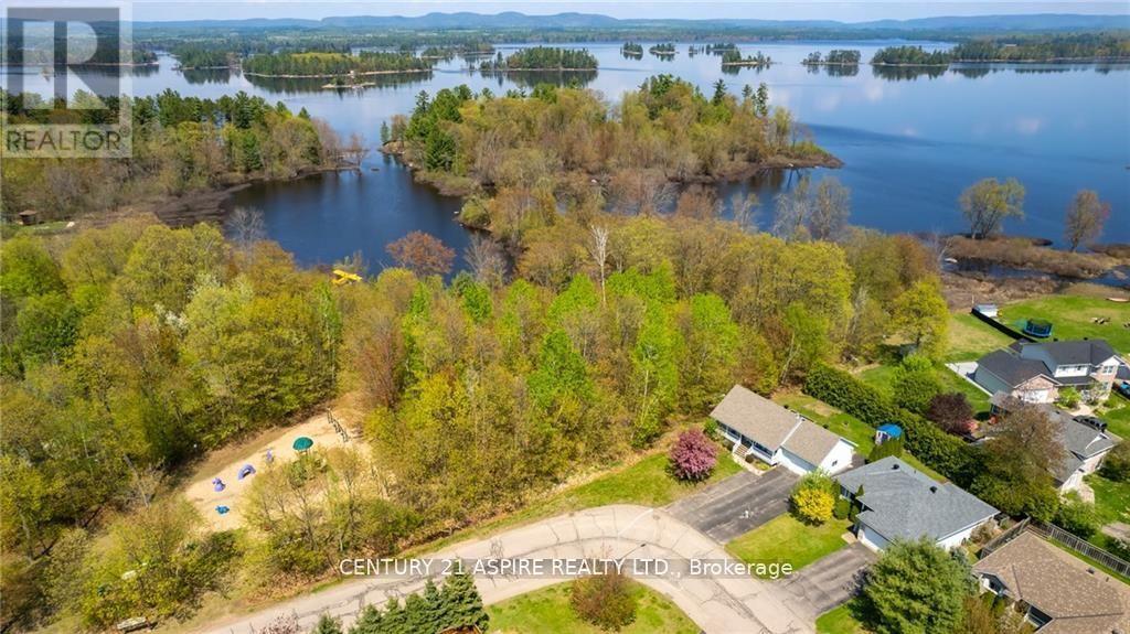 32 Bayshore Drive, Petawawa, Ontario  K8H 3R7 - Photo 47 - X12978944