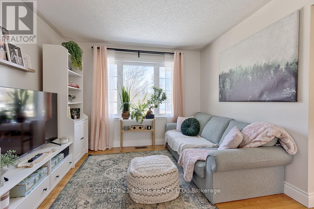 32 Bayshore Drive, Petawawa, Ontario  K8H 3R7 - Photo 6 - X12978944