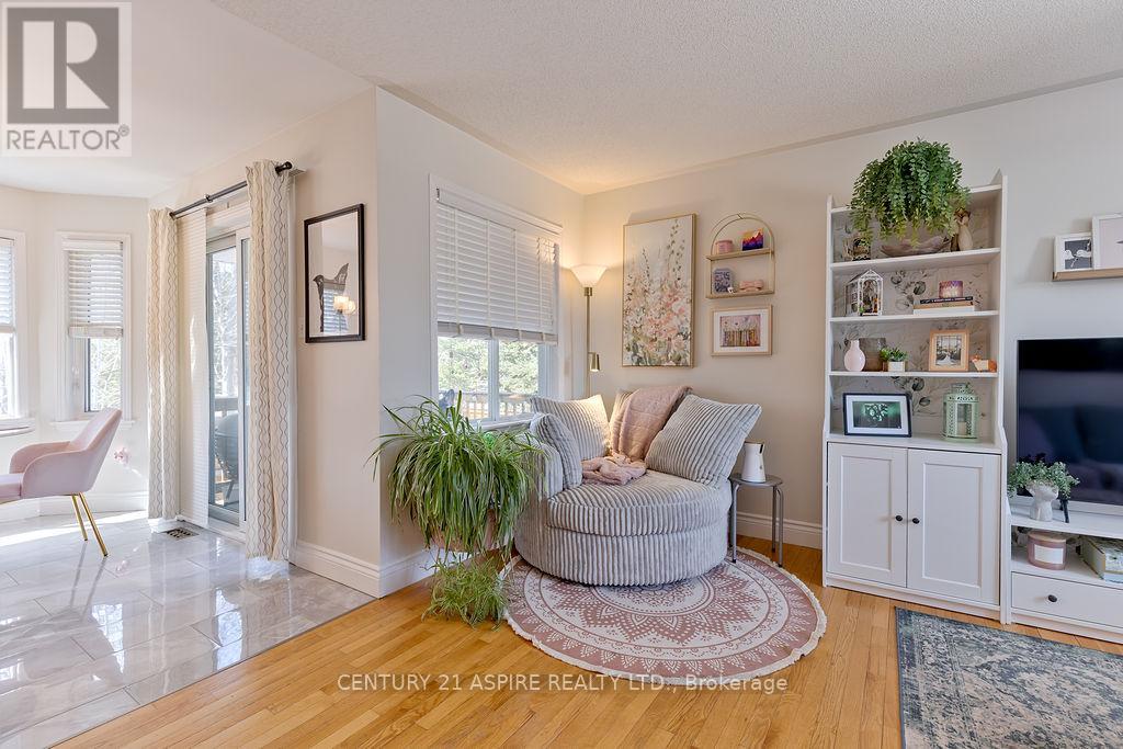 32 Bayshore Drive, Petawawa, Ontario  K8H 3R7 - Photo 8 - X12978944